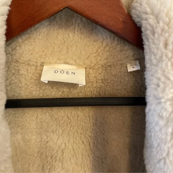 Doen Snowbell Shearling Coat in black SZ Large GUC - Picture 3 of 7